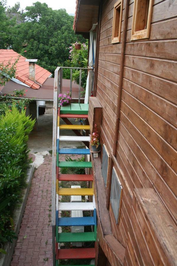 Naz Apartlari *